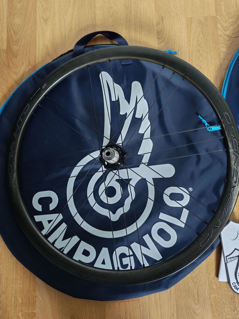 Used Campagnolo Bora WTO 33 Dark Label Disc bike — image 4 of 12