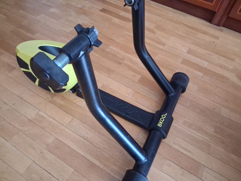 Used Bkool Smart pro 2 2020 bike — image 5 of 6