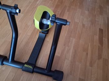 Used Bkool Smart pro 2 2020 bike — image 4 of 6