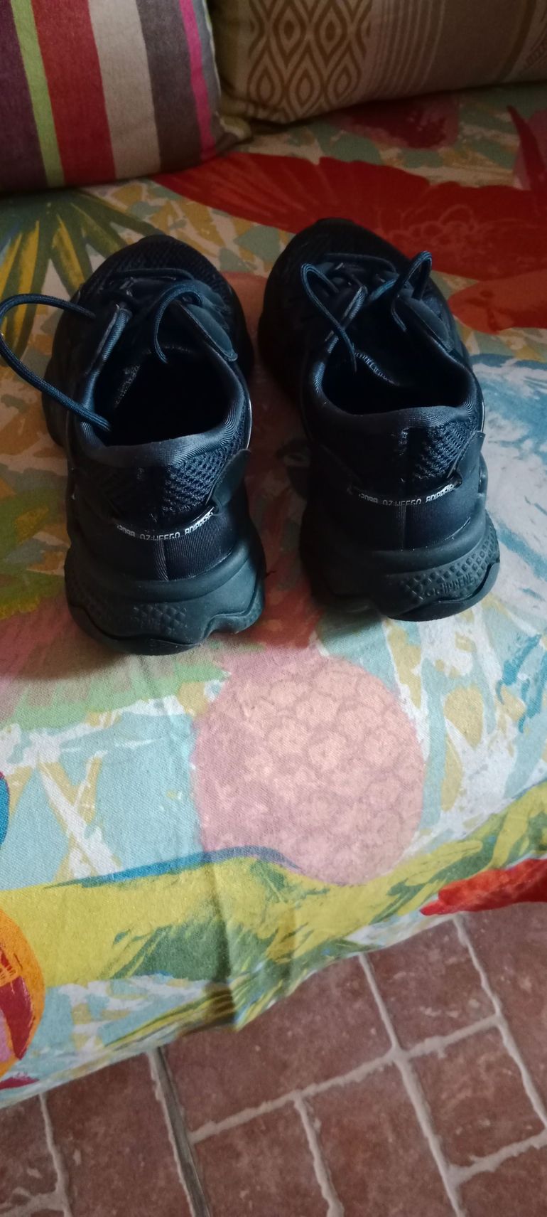 Used Adidas Ozweego Noir Taille 37.5 bike — image 3 of 5