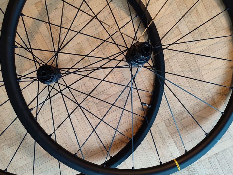 Used Mavic Ksyrium S Wheelset bike — image 1 of 6