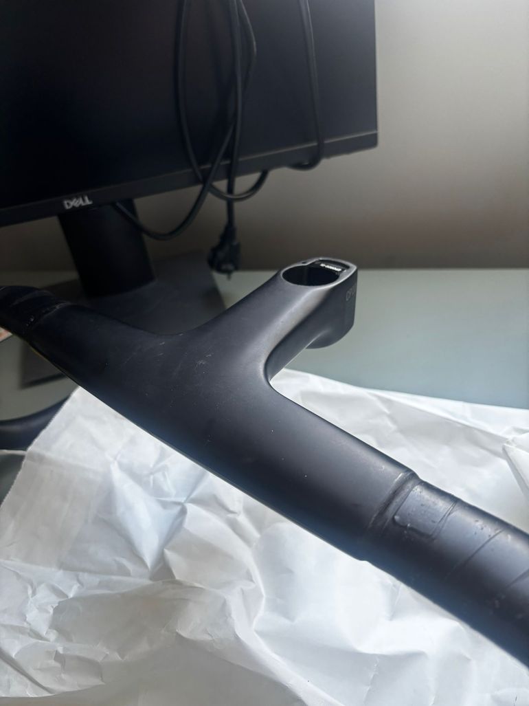 Used Canyon CP10 Aerocockpit CF Integrated Carbon One-Piece Handlebar + Stem bike — image 4 of 7
