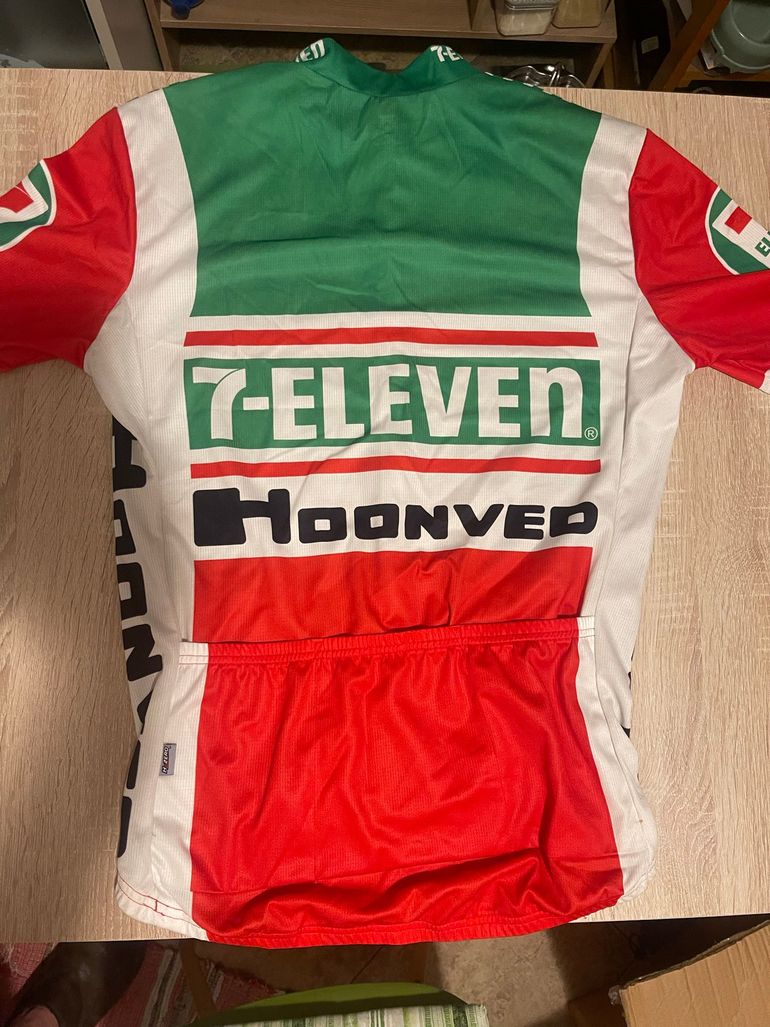 Used Descente maglia 7-eleven bike — image 1 of 2