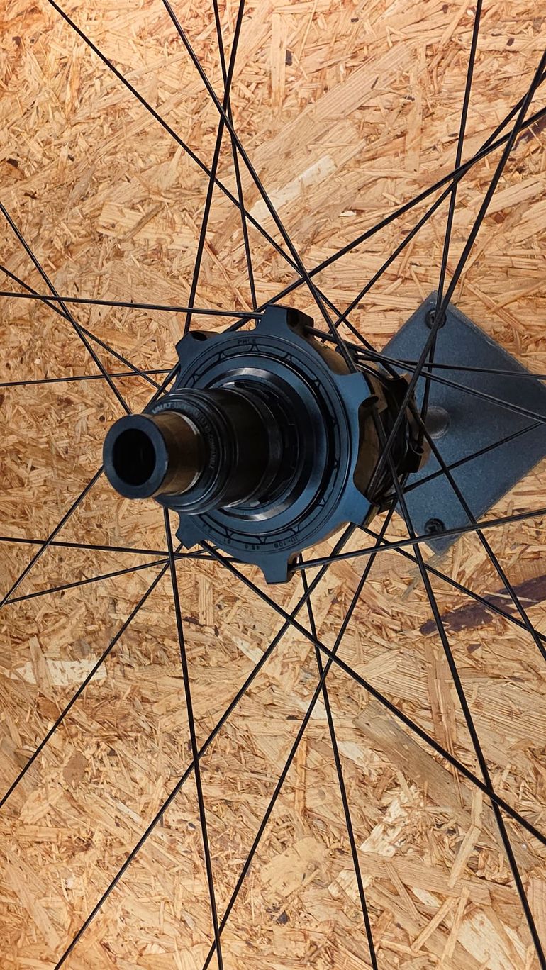 Used Race Face Next SL Carbon Boost 29 2022 bike — image 2 of 13