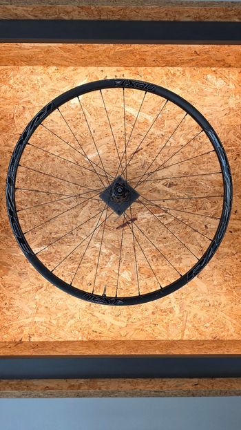 Used Race Face Next SL Carbon Boost 29 2022 bike — image 11 of 13