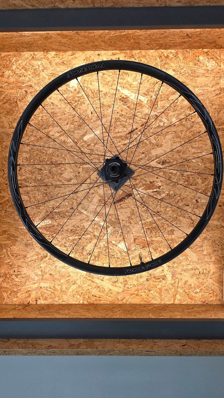 Used Race Face Next SL Carbon Boost 29 2022 bike — image 1 of 13
