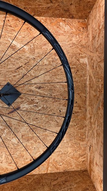 Used Race Face Next SL Carbon Boost 29 2022 bike — image 6 of 13