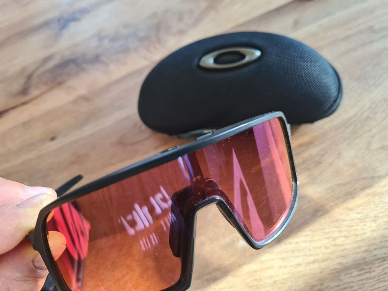 Used Oakley Sutro S Prizm Trail Torch 2025 bike — image 10 of 15