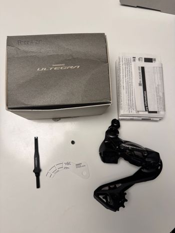 Used Shimano Ultegra R8150 Rear Derailleur 2025 bike — image 2 of 7
