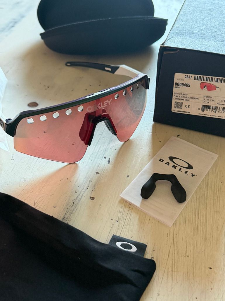 Used Oakley Sutro Lite Sweep 2026 bike — image 4 of 6