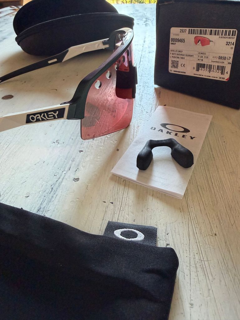 Used Oakley Sutro Lite Sweep 2026 bike — image 5 of 6