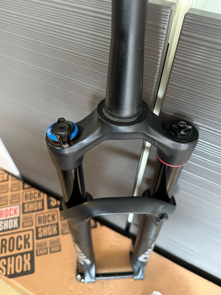Used RockShox Pike DJ 26" 100mm Fork 2023 bike — image 6 of 14
