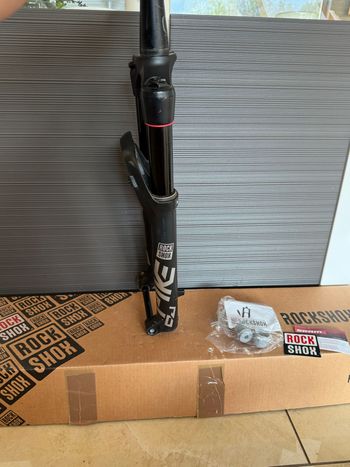 Used RockShox Pike DJ 26" 100mm Fork 2023 bike — image 7 of 14