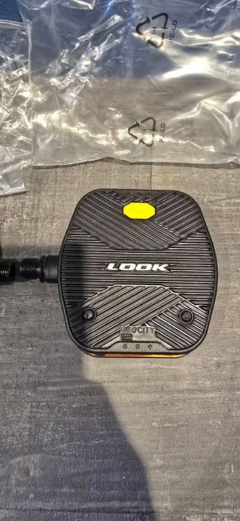 Used Look Geo City Grip Pedals bike — image 2 of 3