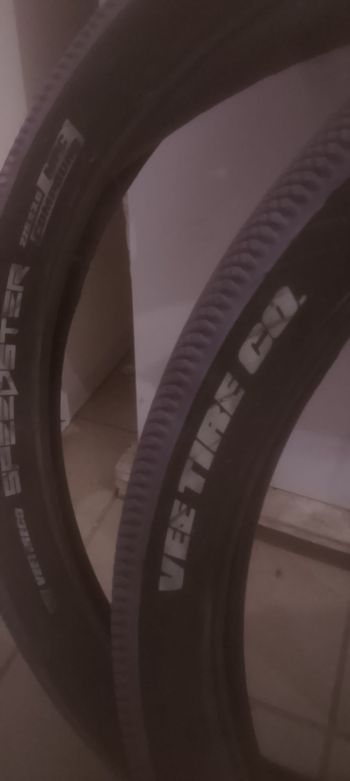 Used Vee Tires speedster 2025 bike — image 2 of 2