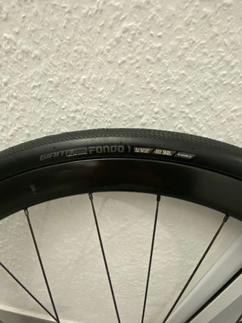 Used Giant SLR1 36 Disc Wheelset + 2 Gavia Fondo 1 Tires 32mm bike — image 2 of 5
