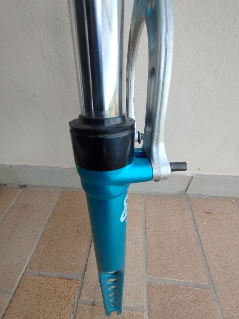 Used Marzocchi xc400 bike — image 18 of 22