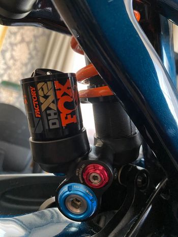 Used Fox DHX2 Coil Shock 2025 bike — image 4 of 4