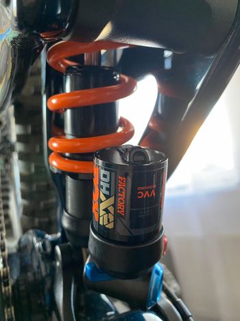 Used Fox DHX2 Coil Shock 2025 bike — image 3 of 4