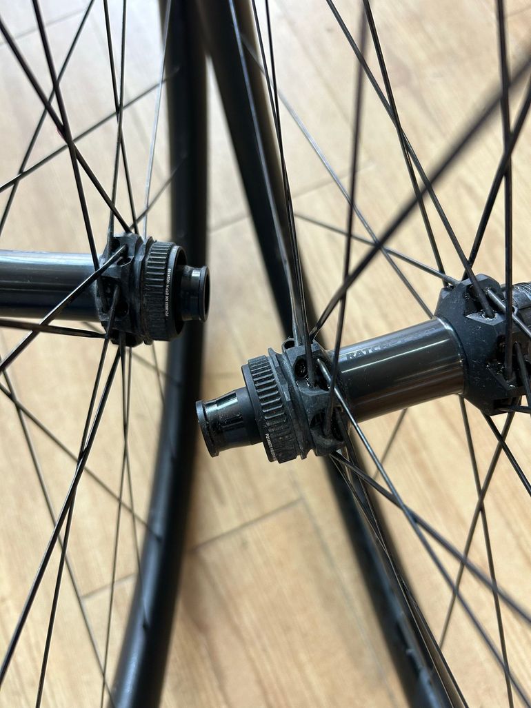 Used Dt Swiss 1200 XMC Carbon bike — image 4 of 7