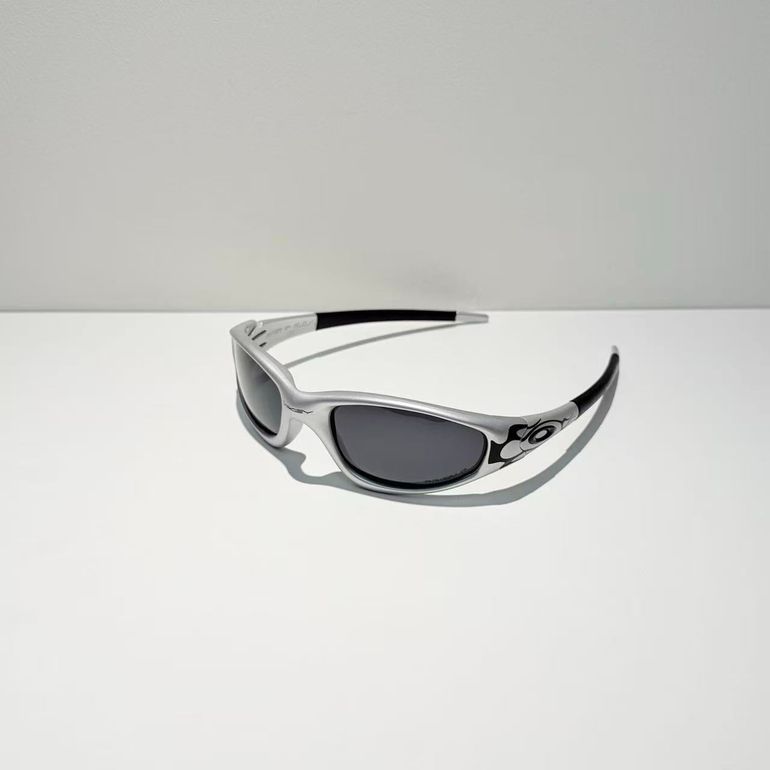 Used Oakley sliver sunglasses bike — image 3 of 9