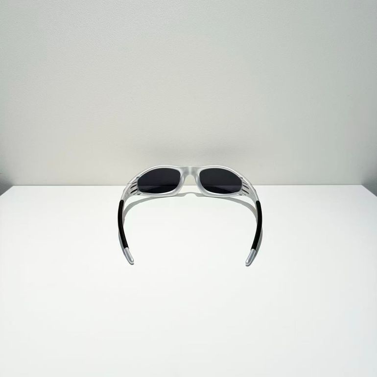 Used Oakley sliver sunglasses bike — image 7 of 9