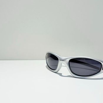 Used Oakley sliver sunglasses bike — image 6 of 9