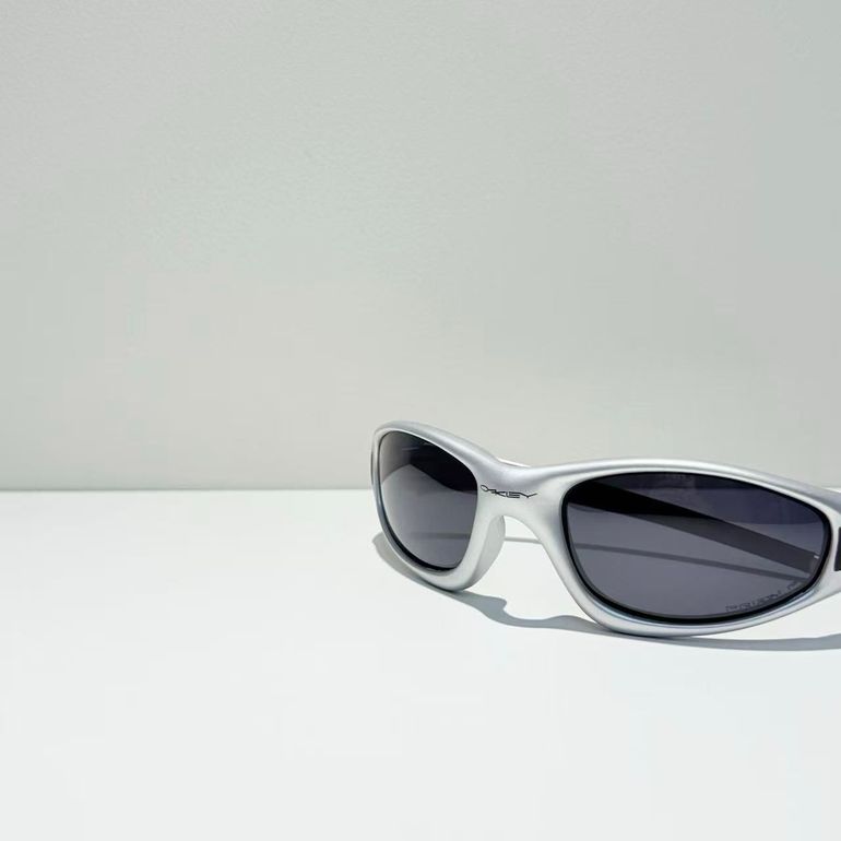 Used Oakley sliver sunglasses bike — image 6 of 9
