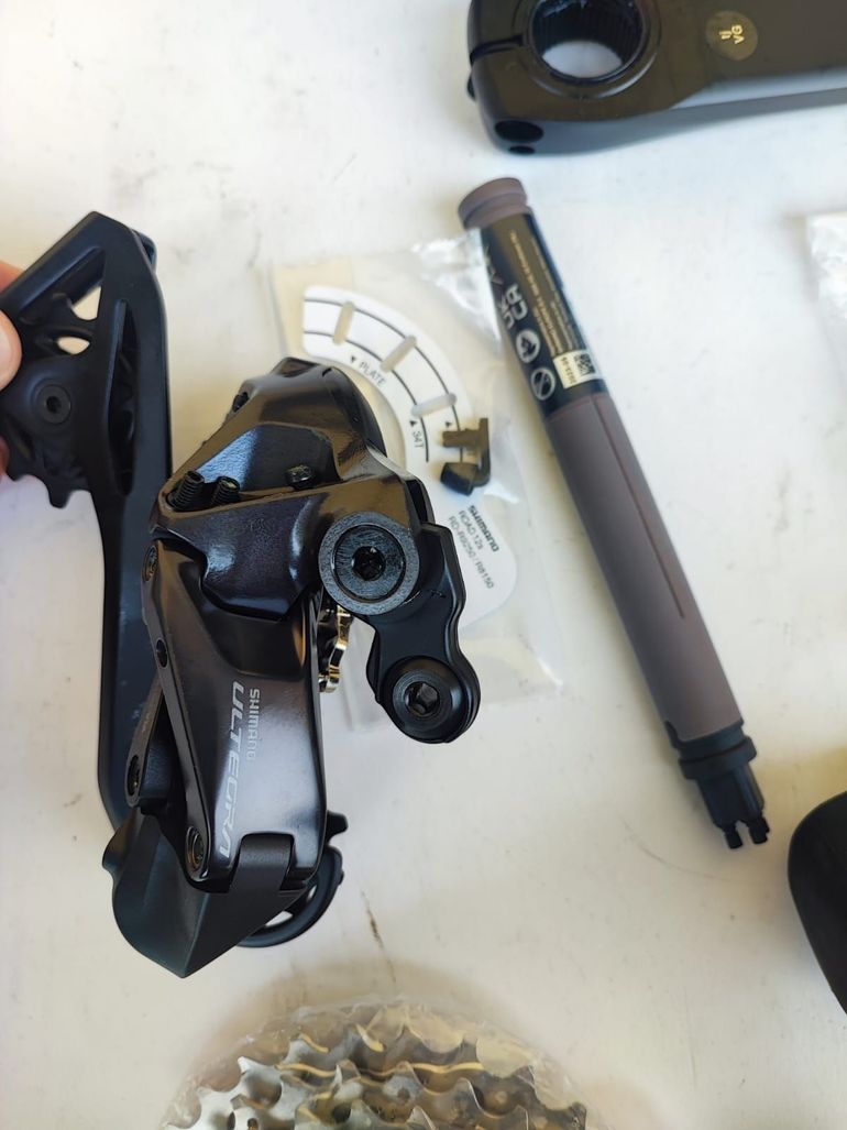 Used Shimano Ultegra r8100 di2 12v disk 2026 bike — image 4 of 5
