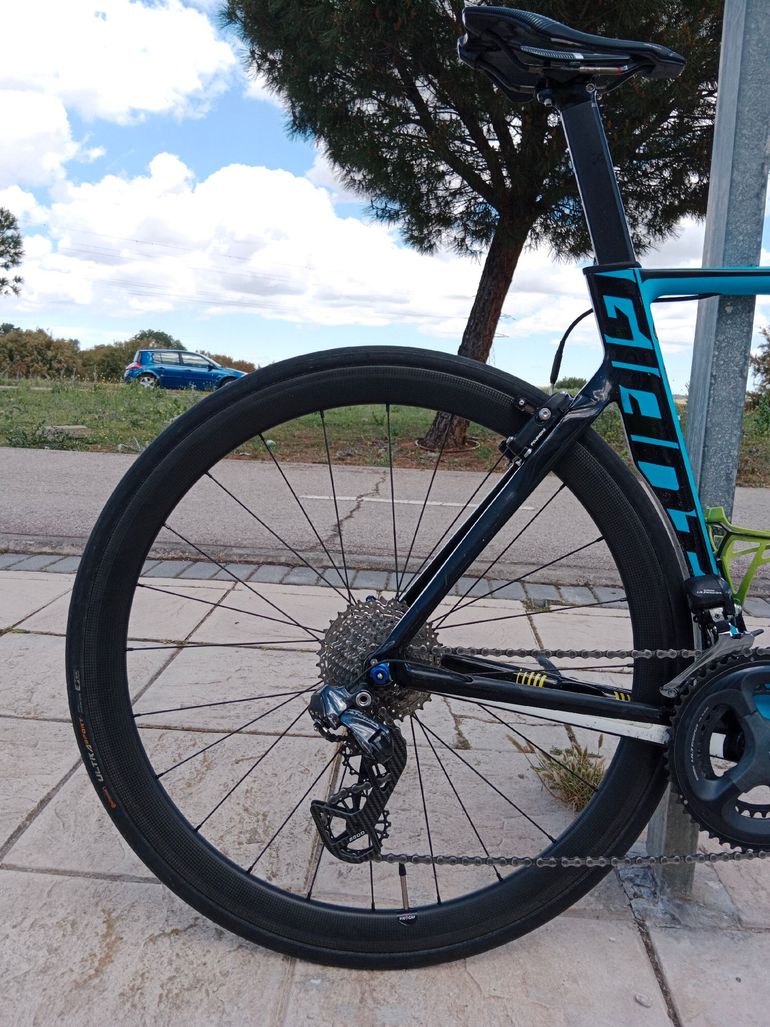 Used Absoluteblack Full Carbon Wheels for Rim Brakes 2026 bike — image 5 of 7
