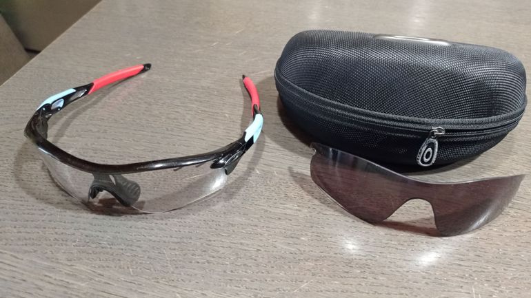 Used Oakley Radar Lock Double Lens with Case bike — image 2 of 3