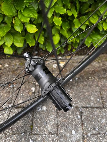 Used Bontrager Aeolus Pro 3 TLR Disc 2020 bike — image 4 of 5
