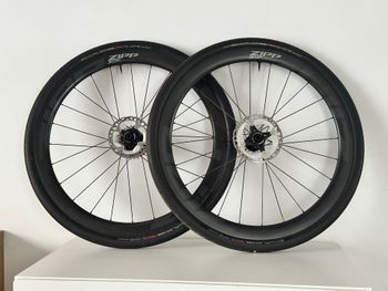 Used Zipp 303S Carbon Tubeless Disc Wheelset 2024 bike