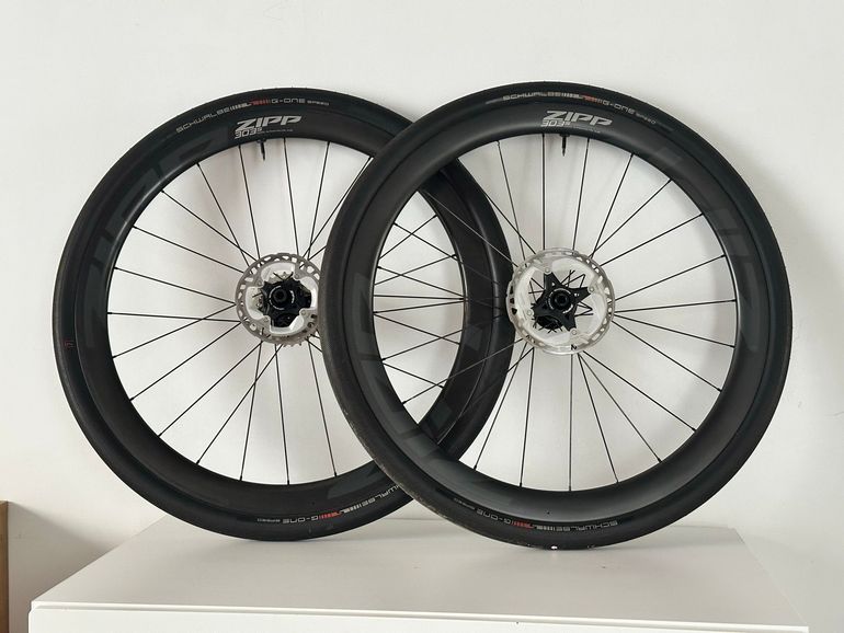 Used Zipp 303S Carbon Tubeless Disc Wheelset 2024 bike — image 1 of 9