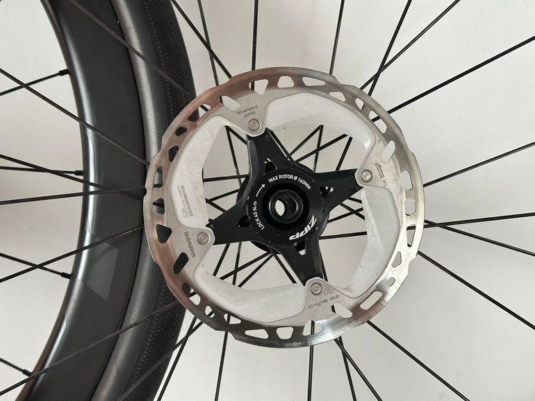 Used Zipp 303S Carbon Tubeless Disc Wheelset 2024 bike — image 3 of 9