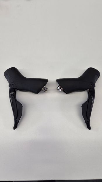 Used Shimano 105 Di2 R7150 2026 bike — image 6 of 8