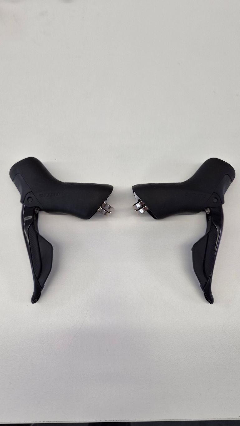 Used Shimano 105 Di2 R7150 2026 bike — image 6 of 8