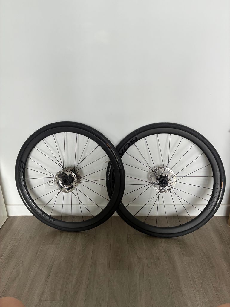 Used Bontrager Aeolus pro 35 2024 bike — image 2 of 6