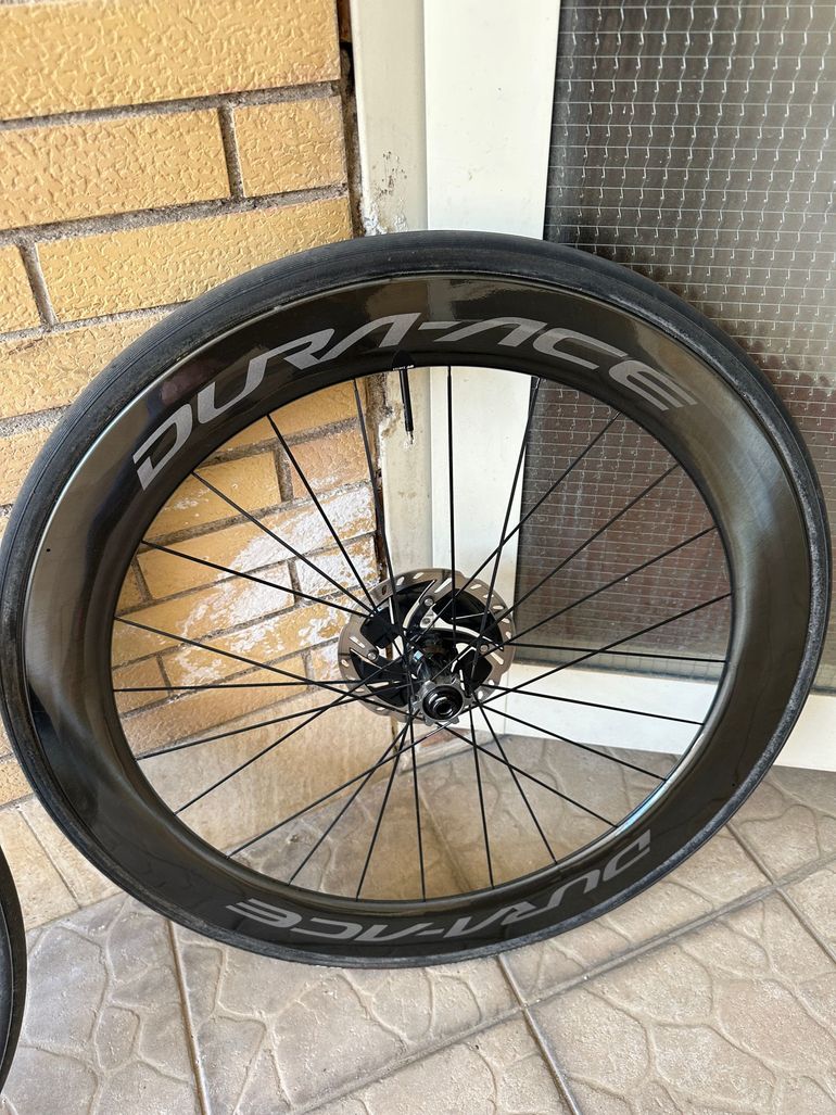 Used Shimano Ruote carbonio profilo alto (60) tubolari Vittoria Grand prox graphene 2. bike — image 3 of 5
