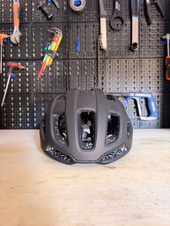 Used Limar Air Stratos Mag EVON Helmet 2026 bike — image 2 of 3