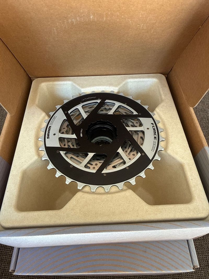 Brugt Sram Force E1 XG1270 10-33T 2026 Drivetrain & Pedals