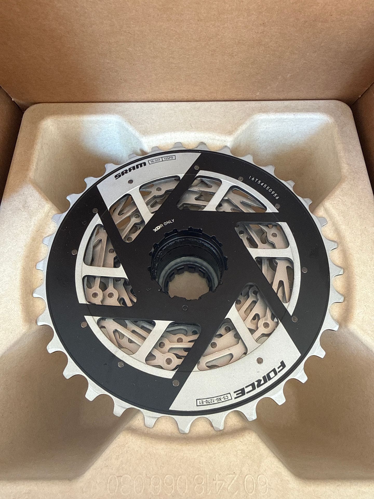 新型 sram force E1 XG-1270 E1 10 33 カセット