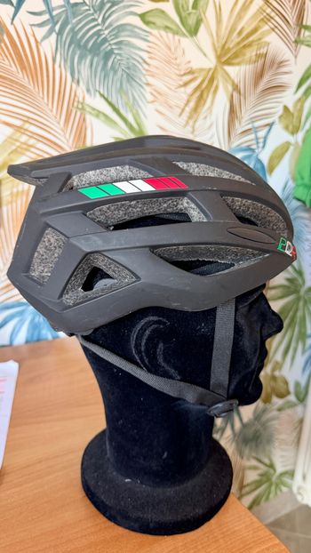 Used pdr Casco con Luce 2026 bike — image 2 of 7