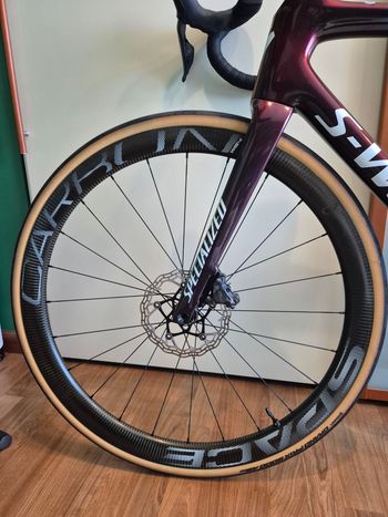 Used space carbon WS Road Wheelset with DT Swiss 180 SP Ceramic Hubs 2024 bike