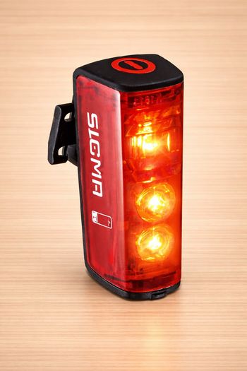 Used Sigma Blaze Flash Farolim Traseiro Automático bike — image 2 of 9