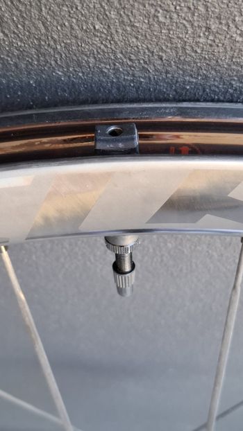 Used Giant SLR 0 40 Disc Wheelset 2025 bike — image 3 of 7