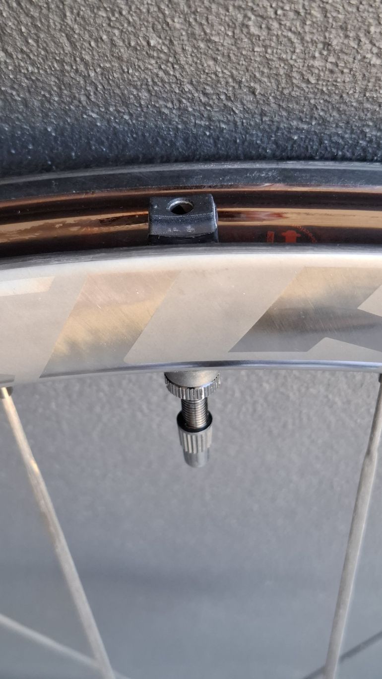 Used Giant SLR 0 40 Disc Wheelset 2025 bike — image 3 of 7