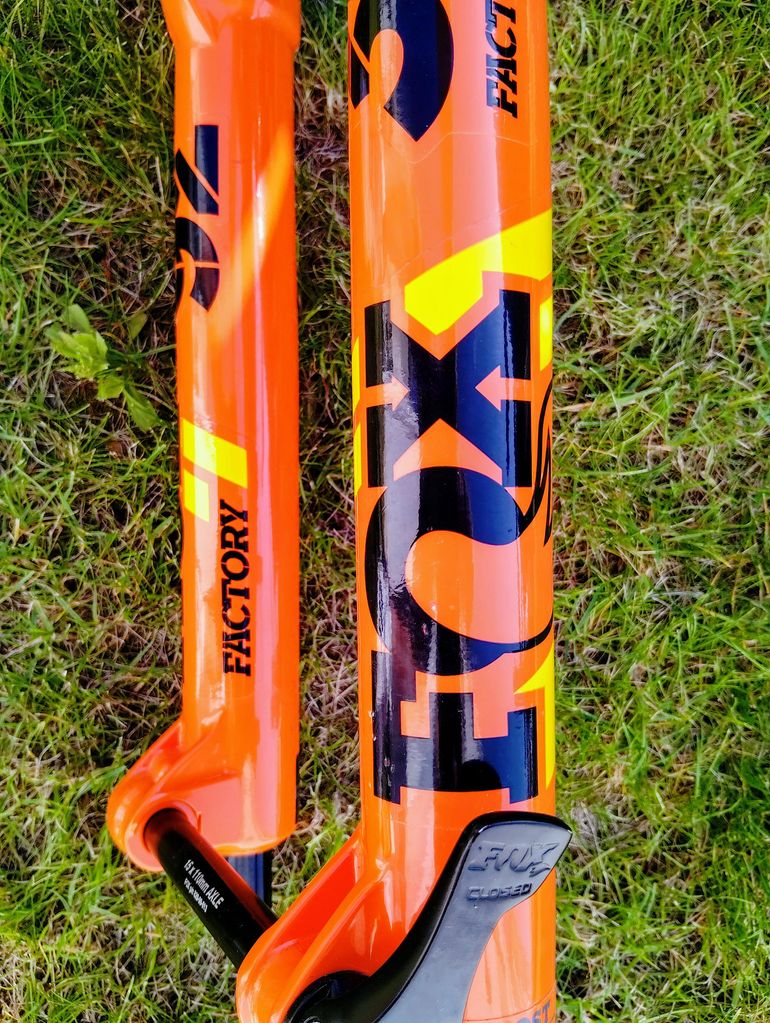 Used Fox 36 Factory Grip 2 Fork bike — image 9 of 9