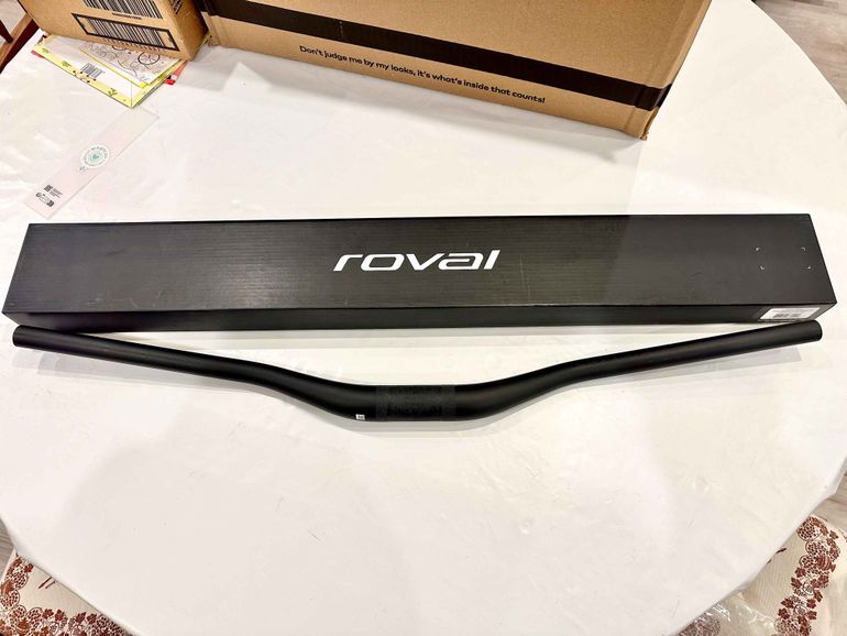 Used Roval Traverse SL Carbon Handlebar bike — image 2 of 5