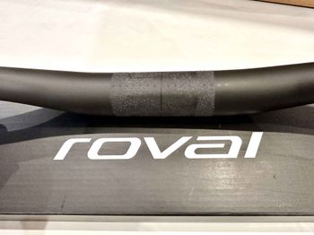 Used Roval Traverse SL Carbon Handlebar bike — image 5 of 5